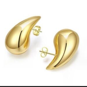 NWT Gold teardrop earrings